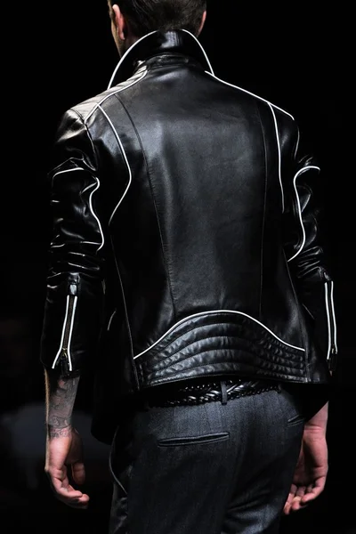 Look 3